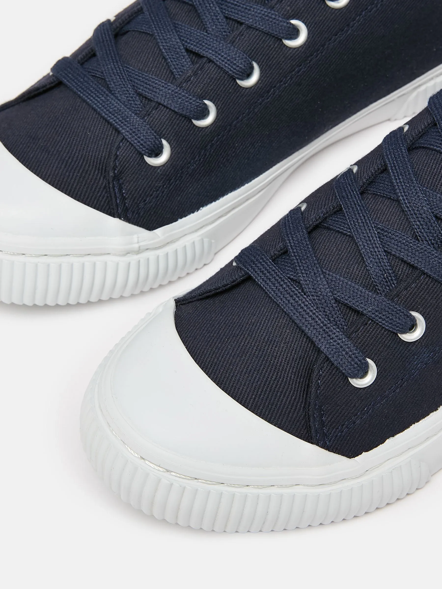 Coast Pump Trainers - French Navy