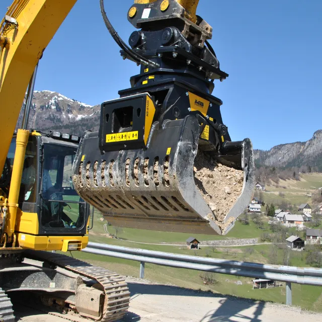 MB Crushers Sorting Grapple | Model MB-G1200 S4 | ≥ 39,700 ≤ 66,100 lbs For Excavator