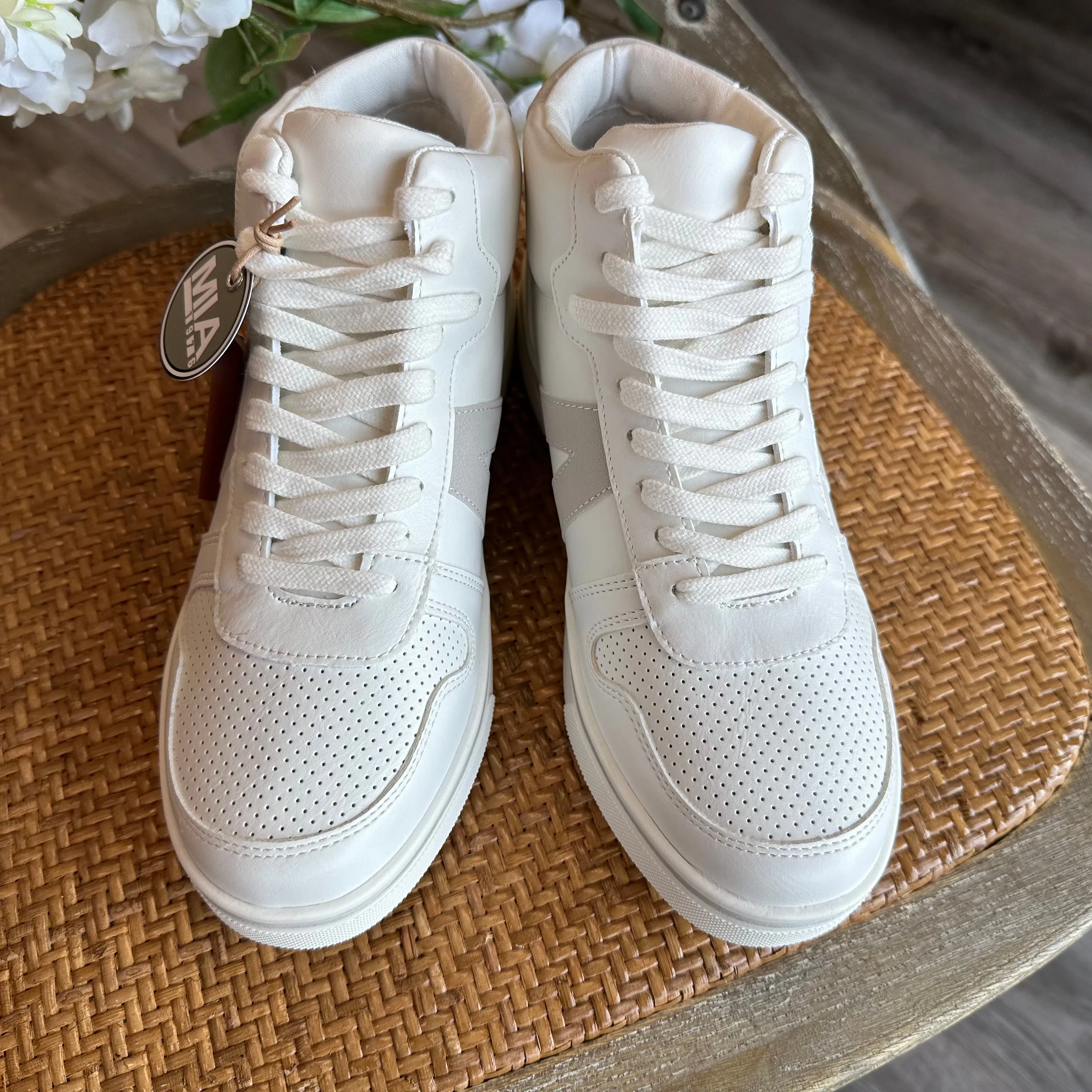 MIA "Gio" Sneaker