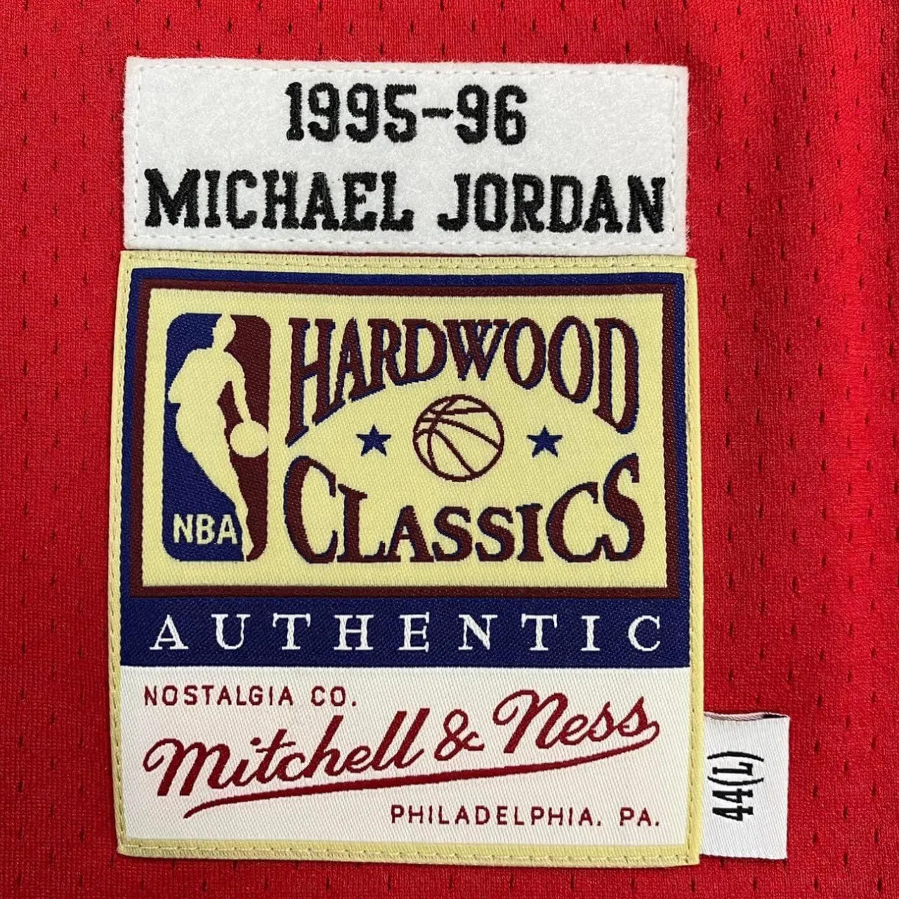 Mitchell & Ness Michael Jordan 95-96 Chicago Bulls 23 "NBA Final" Away Authentic Jersey - Red