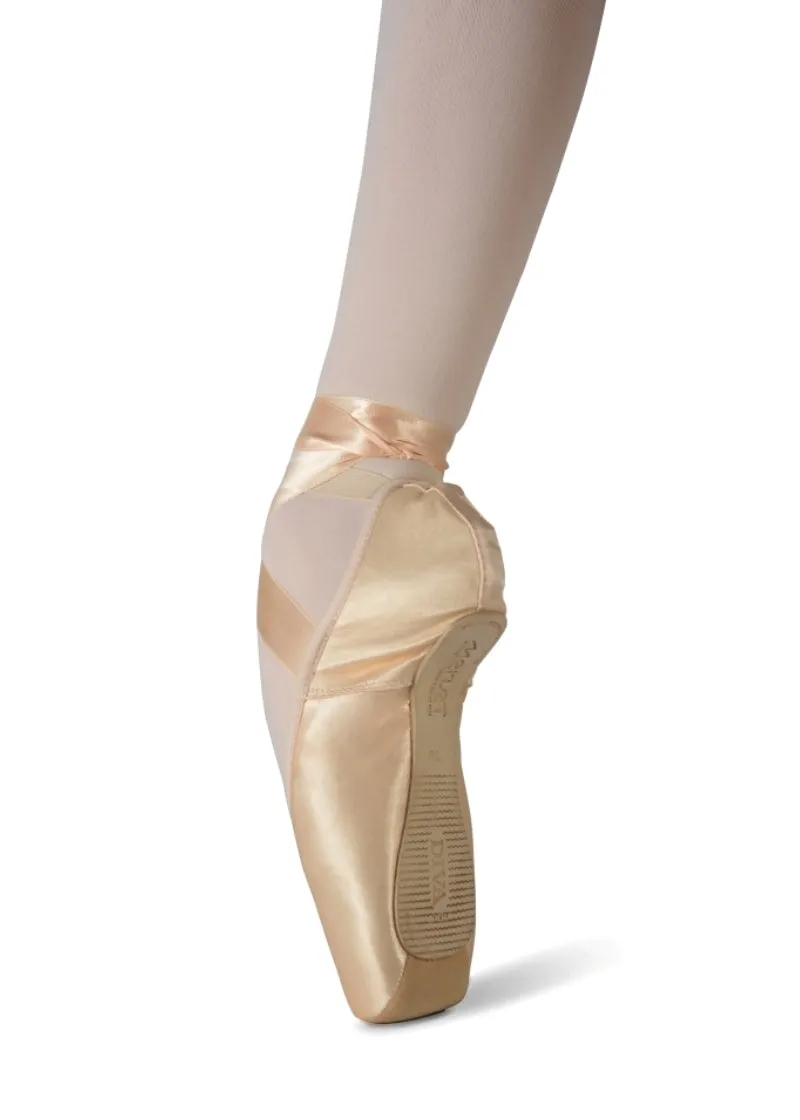 ON SALE Diva Pointe Shoe - Pink (4/4 Medium)